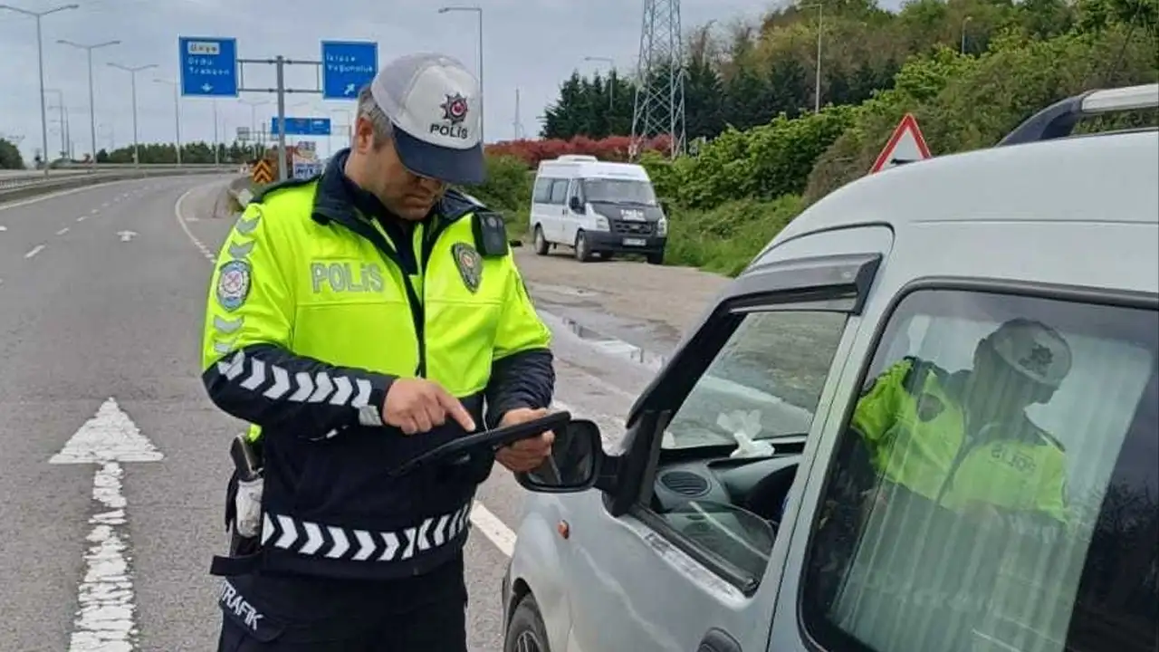 Ordu’da trafik denetimlerinde 2 bin 444 sürücüye ceza