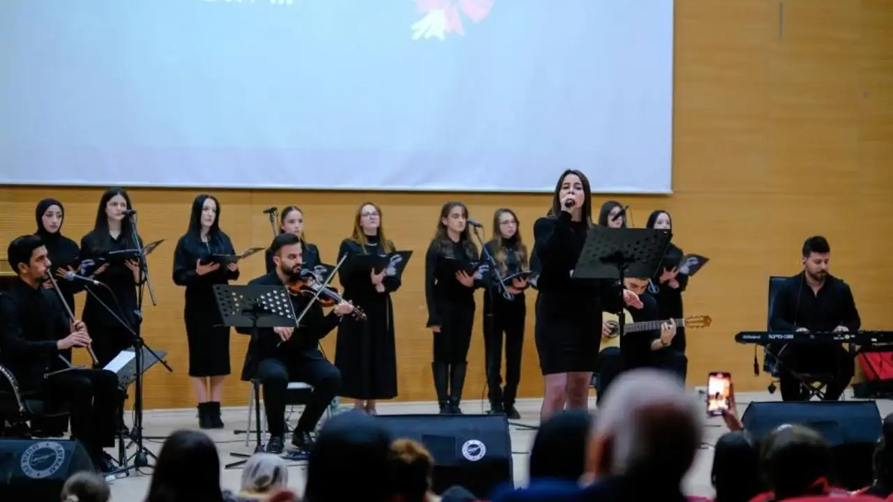 Bayburt’ta Öğretmenler Günü coşkuyla kutlandı: Ödüller sahiplerini buldu
