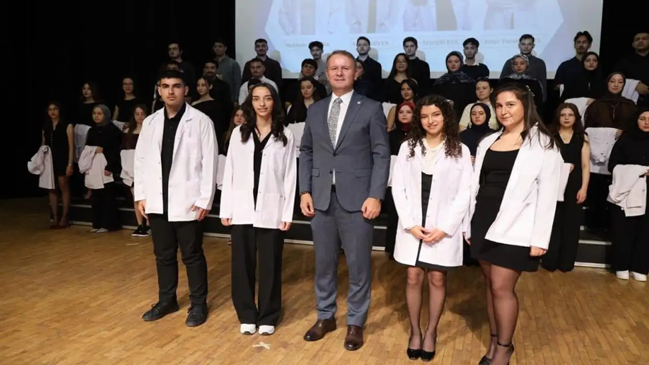 ODÜ’de Diş Hekimliği Haftası: Genç hekimler beyaz önlüklerini giydi