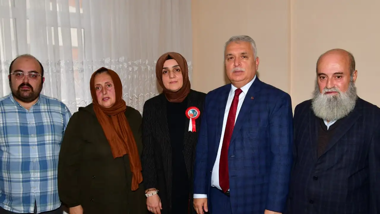 Vali Yıldırım ve Hanımefendi’den şehit öğretmen ailesine anlamlı ziyaret