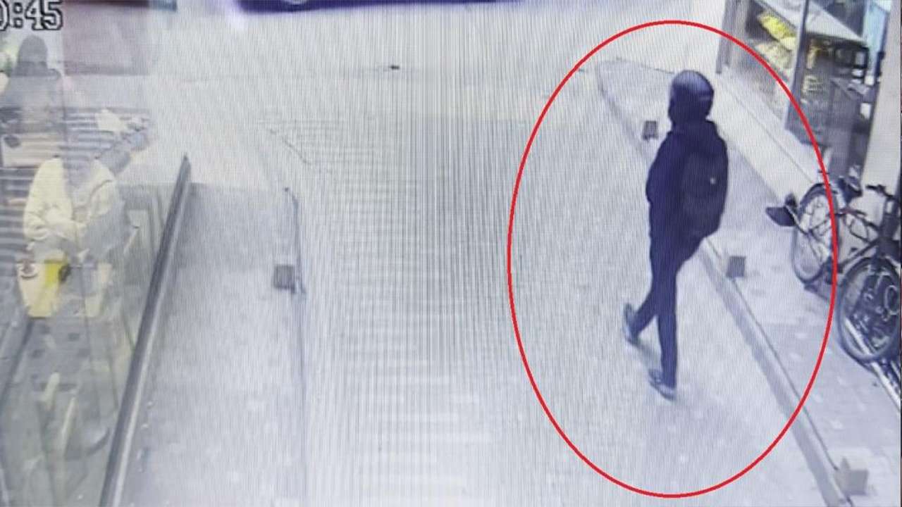 Bölgemizde kasklı soyguncu dehşet saçtı: Çalışanı bağlayıp 5 kilo altınla kayıplara karıştı