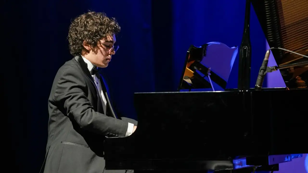 Trabzon'da piyano resitali coşkusu: Sanatseverler genç piyanistlere hayran kaldı