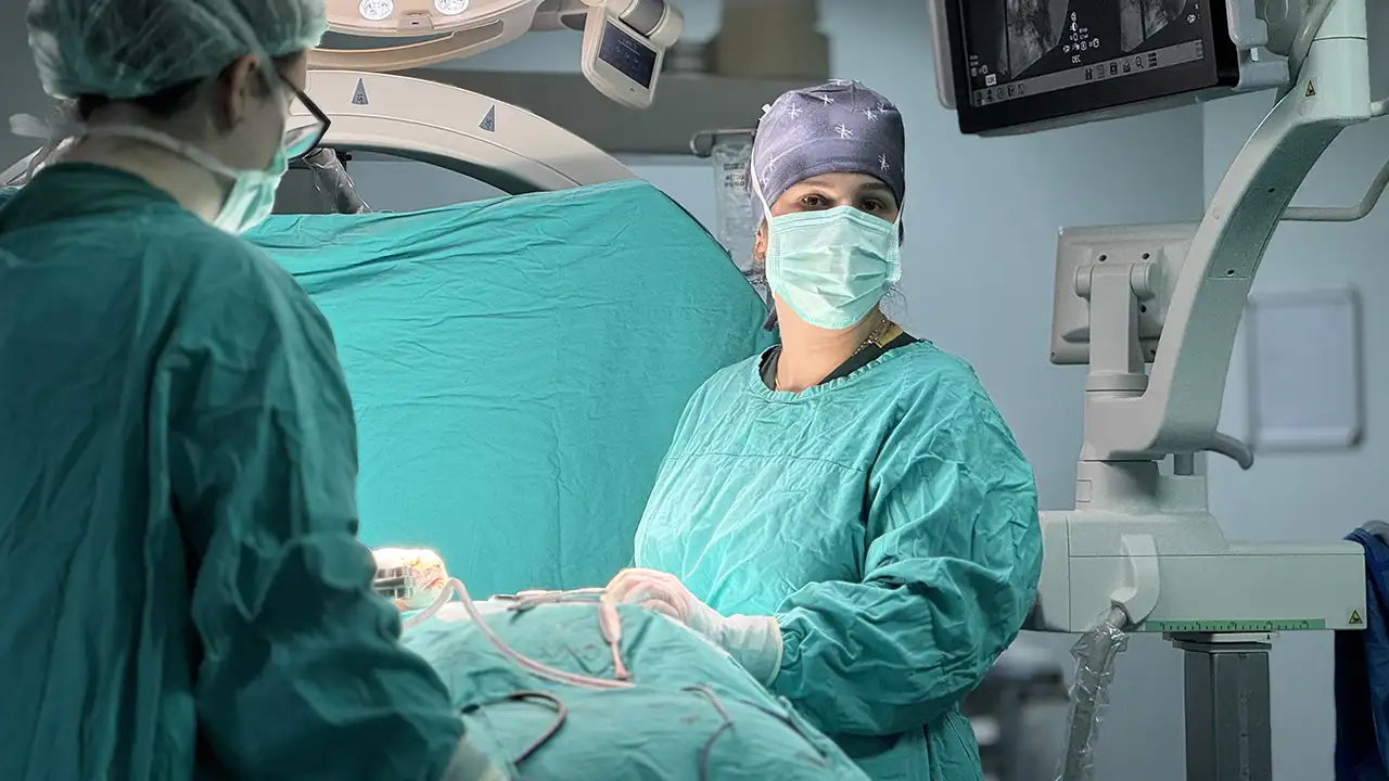 KTÜ’nün 42 yıllık tarihinde bir ilk gerçekleşti: İlk kadın beyin cerrahı göreve başladı