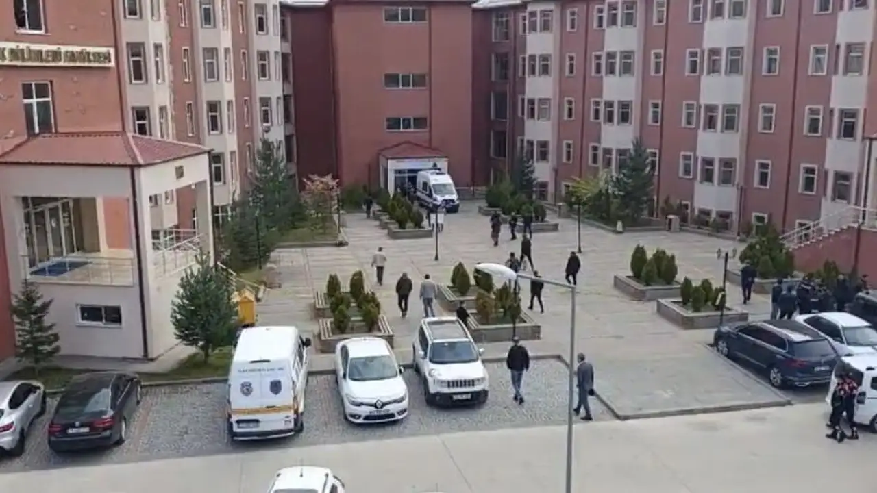 SON DAKİKA... Gümüşhane'deki rehine krizinde kadın 5 saat sonra kurtarıldı