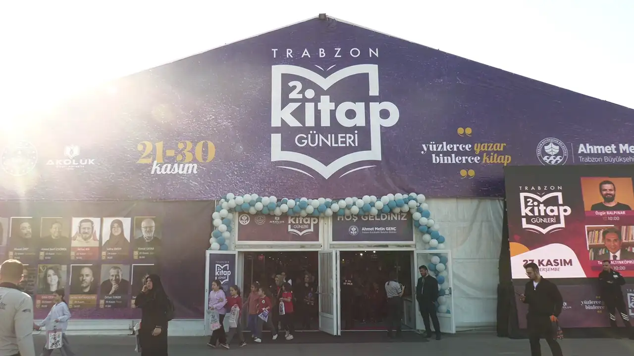 Trabzon 2. Kitap Günleri devam ediyor: “Öğrencilerin kitap okumamasının nedeni..”