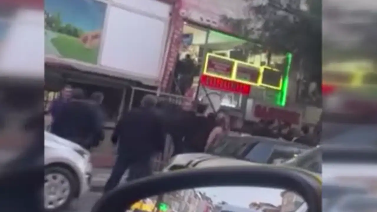 Lise öğrencisini taciz ettiği iddia edilen şahıs mahalleli tarafından darp edildi