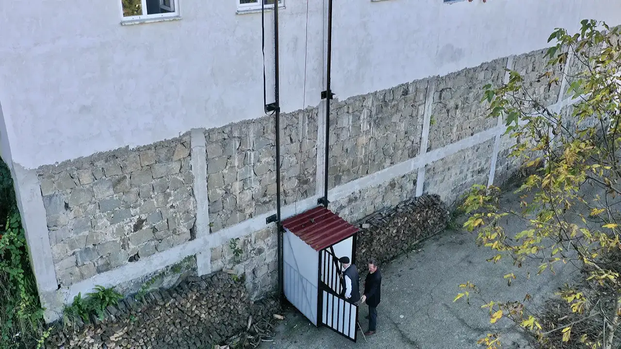 Giresun'da cami duvarına asansör yapıldı: Yaşlılar artık rahatça çıkıyor