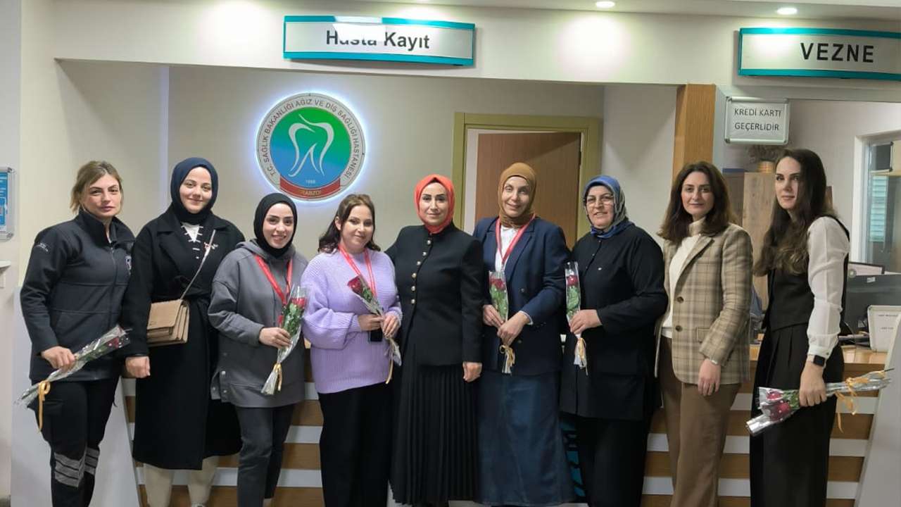 AK Parti Trabzon İl Kadın Kolları’ndan sağlık çalışanlarına destek