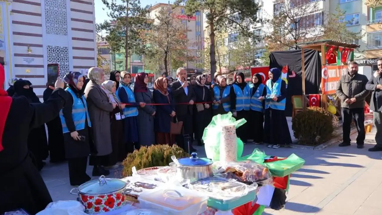 Bayburt’ta Filistin’e destek için hayır çarşıları kuruldu