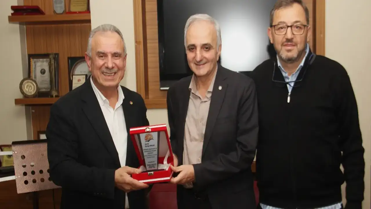 Trabzon’da fındıkta tehlike büyüyor: Verim dibe vurdu, kokarca alarmı!