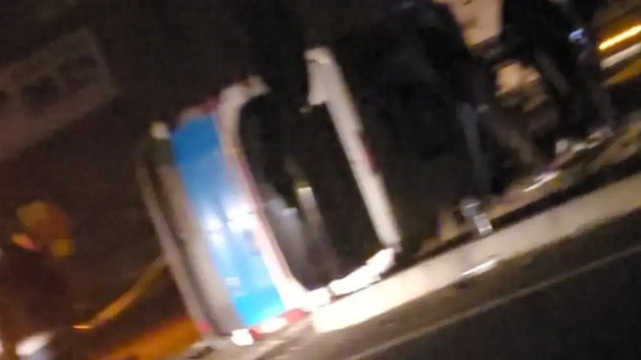 Trabzon'da feci kaza: Dolmuş devrildi, yaralılar var