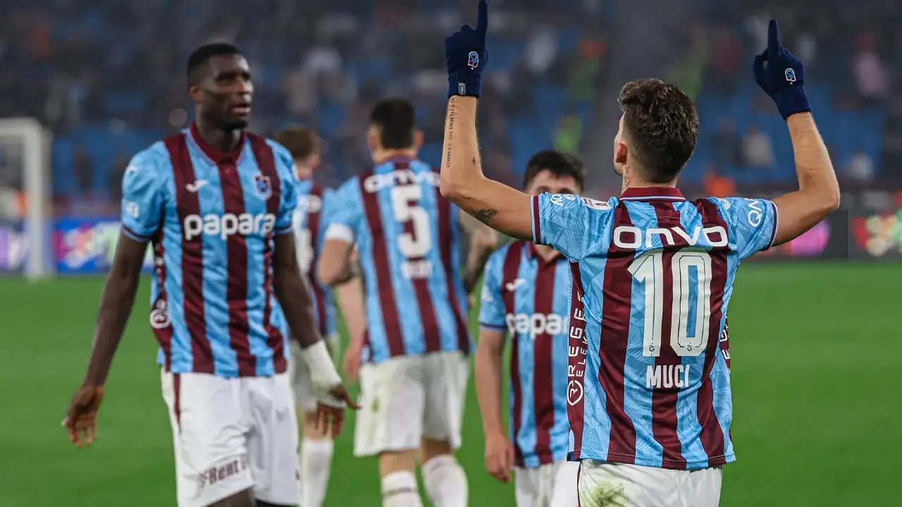 Trabzonspor'un zirve yürüyüşü sürüyor: Konyaspor karşısında 3 gollü galibiyet