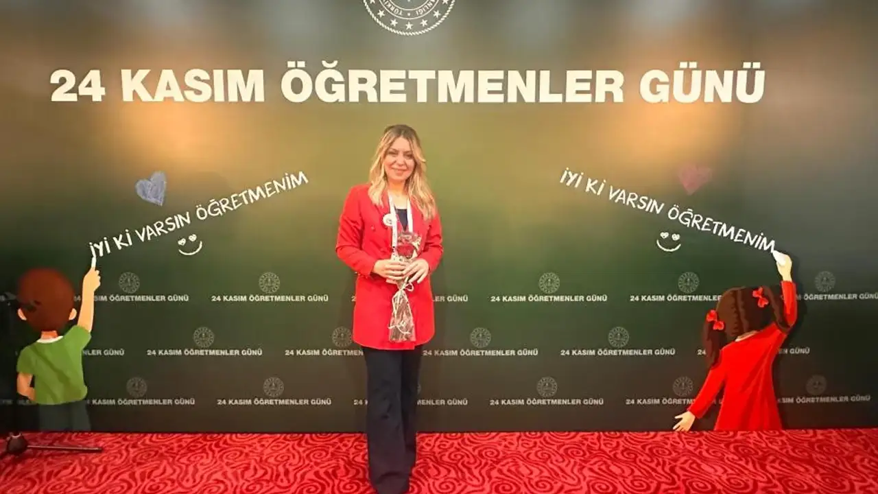 Bayburt’un Mevhibe Kübra Hançer’i ‘Yılın Öğretmeni’ seçildi