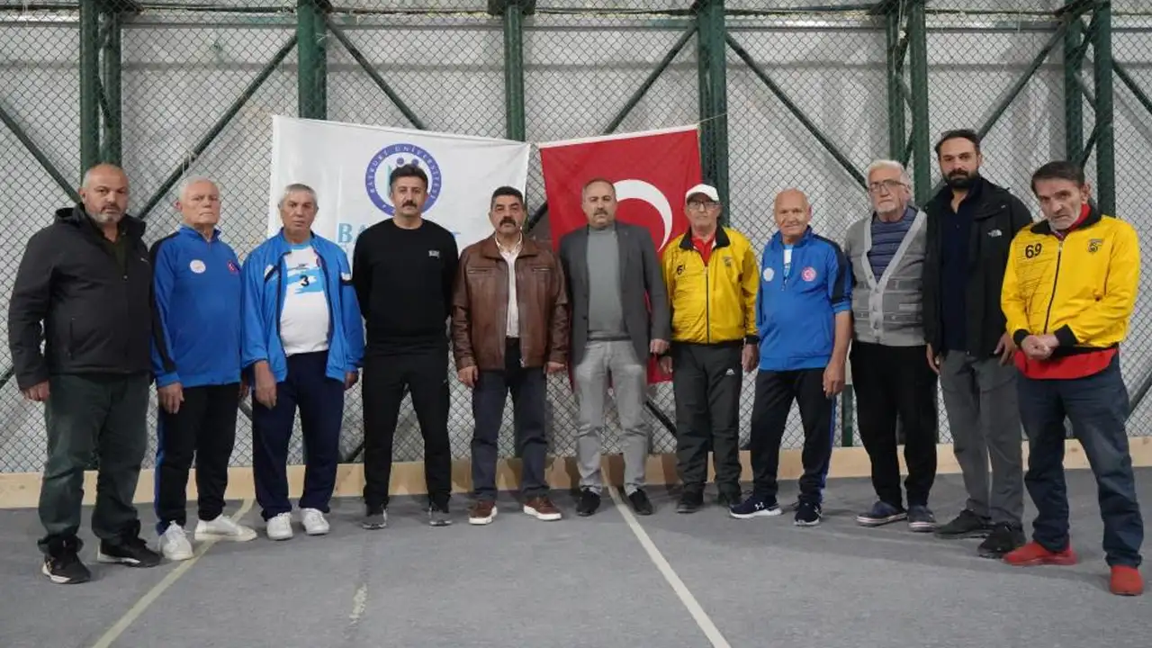Bayburt ve Erzincan huzurevleri boccede finalde buluştu: Erzincan galip geldi