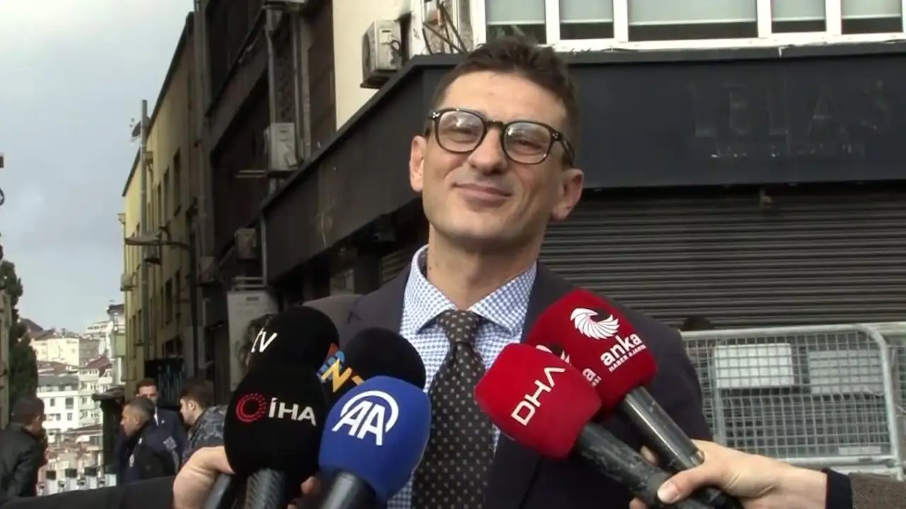 Papa 14. Leo ile buluşan Andrea Minguzzi gözyaşlarına boğuldu: "Bunu da yaptı Ahmet"