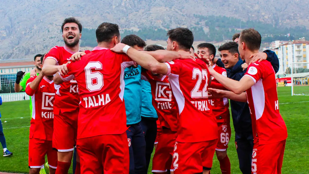 Sebat Gençlik, Amasya’da da durmadı: Liderlik sürüyor