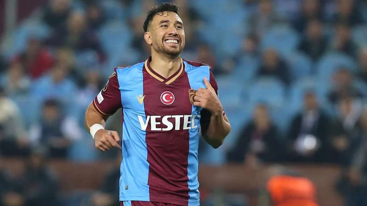 Trabzonspor’un eski yıldızına sahada bıçak şoku