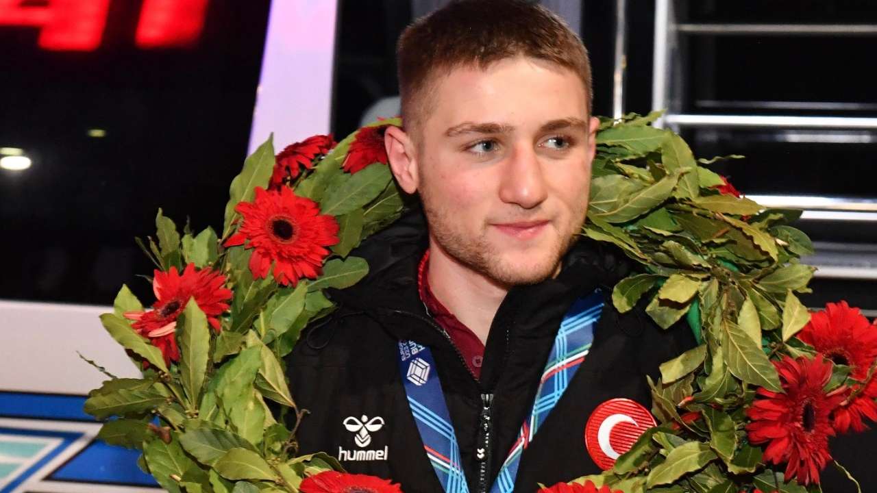 Trabzon’un şampiyonlarına görkemli karşılama