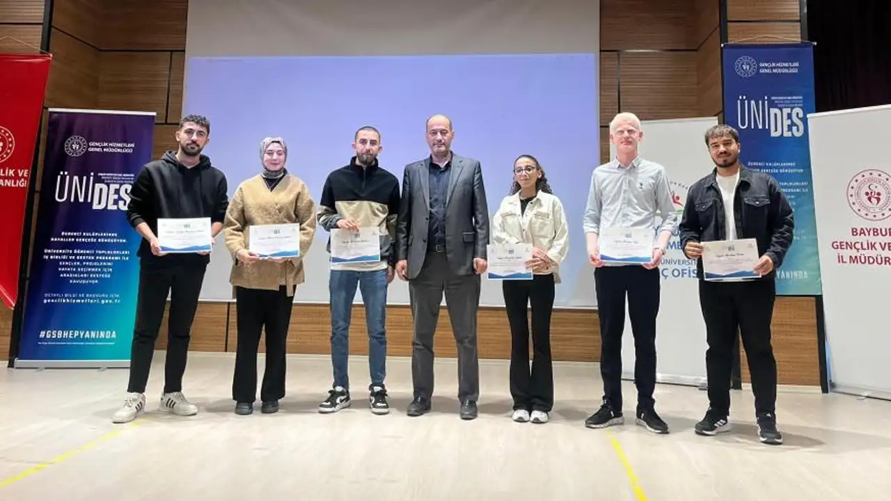 Bayburt’ta gençlerin projelerine destek: ÜNİDES sertifika töreni yapıldı