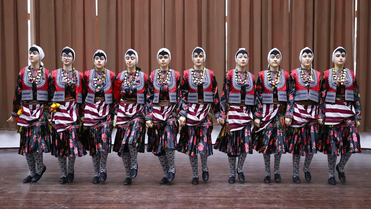 Trabzon Akçaabat horonu dünyaya açılıyor: 400 genç kurslarda yetişiyor