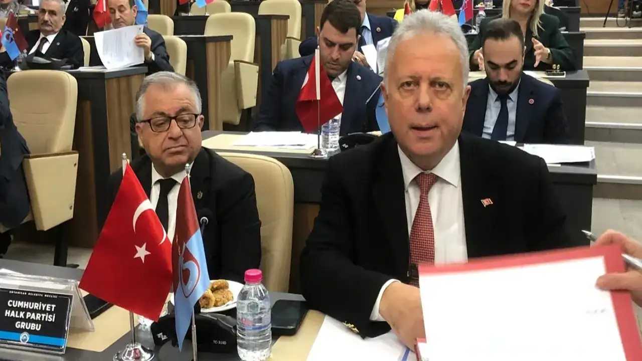 Cüneyit Zorlu: "Araklı’dan gelen atık su sorunu çözülmeden mavi bayrak hayal”