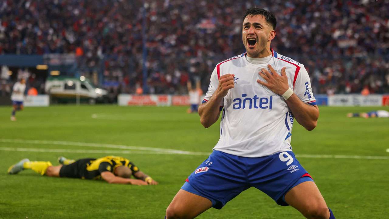 Trabzonspor’un eski yıldızı şampiyonluk kupasını kaldırdı: 114. Dakikada gelen adeta çılgına döndüler