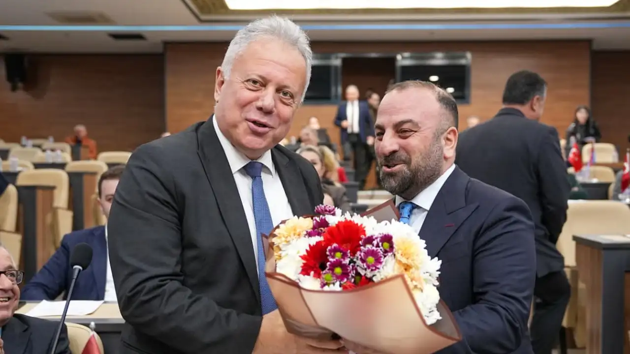 Ortahisar Meclisi’nde gerginlik yerini jest ve alkışa bıraktı