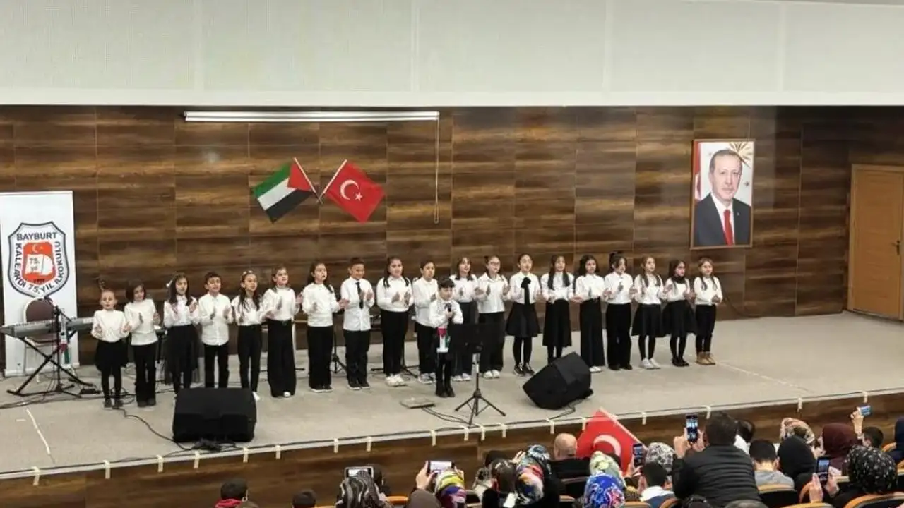 Bayburt’ta öğrencilerden Filistin’e destek konseri