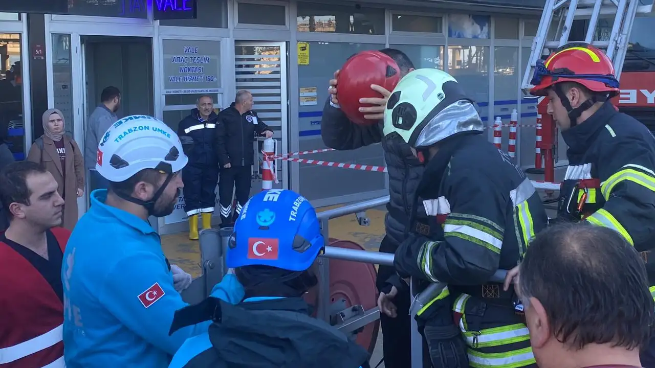 Trabzon’da hastane yangın tatbikatı gerçeği aratmadı: Vatandaşlar gerçek sandı