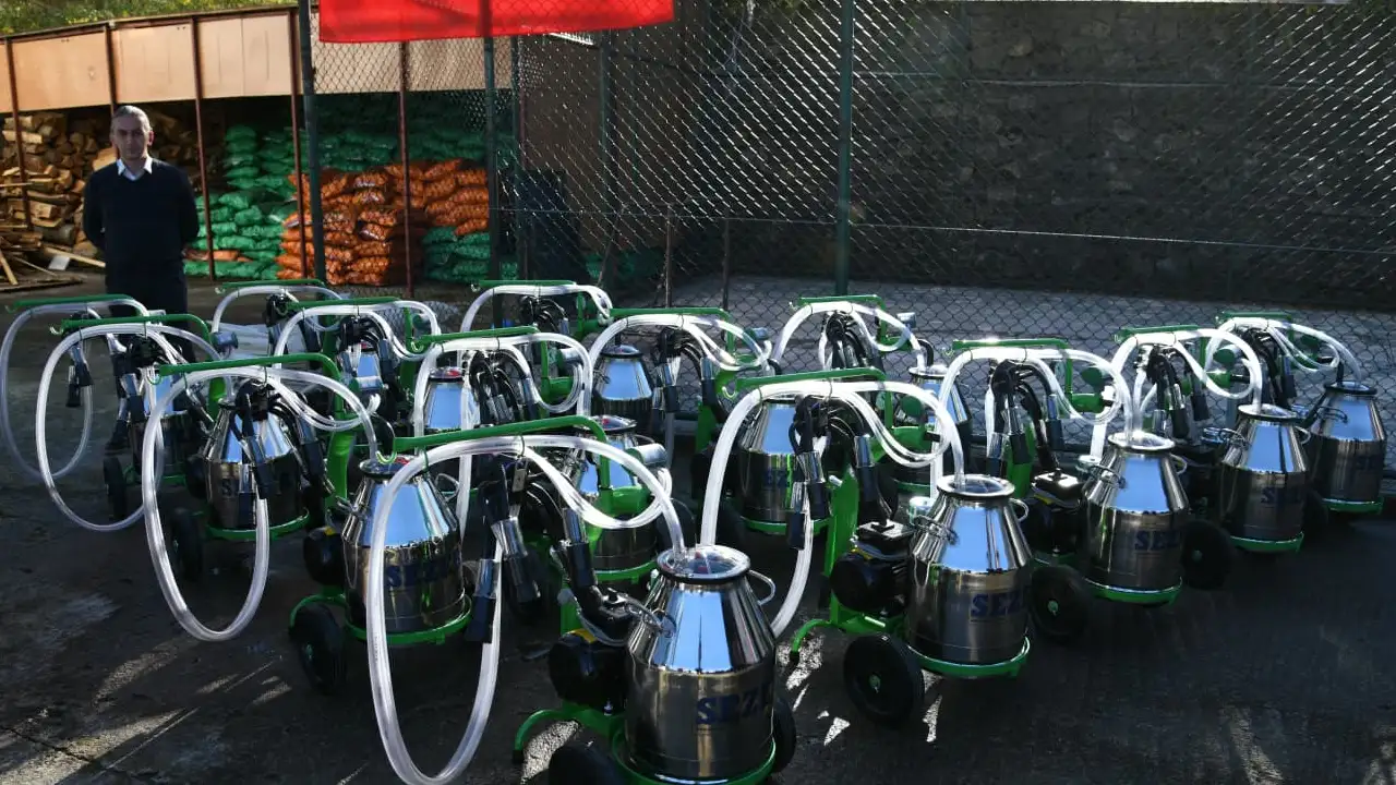 Başkan Genç açıkladı: O ilçeye 40 adet sağım makinesi desteği