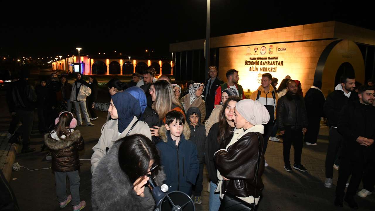 Yılın son dolunayı Trabzon’da görüntülendi