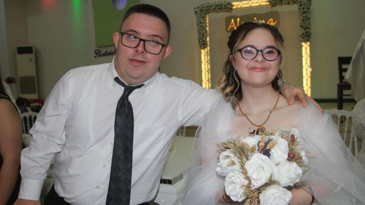 Down sendromlu 7 genç kız gelinlik hayalini yaşadı