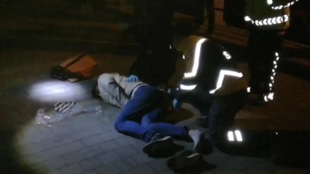 Samsun'da köprüde dengesini kaybetti: 5 metreden beton zemine düştü