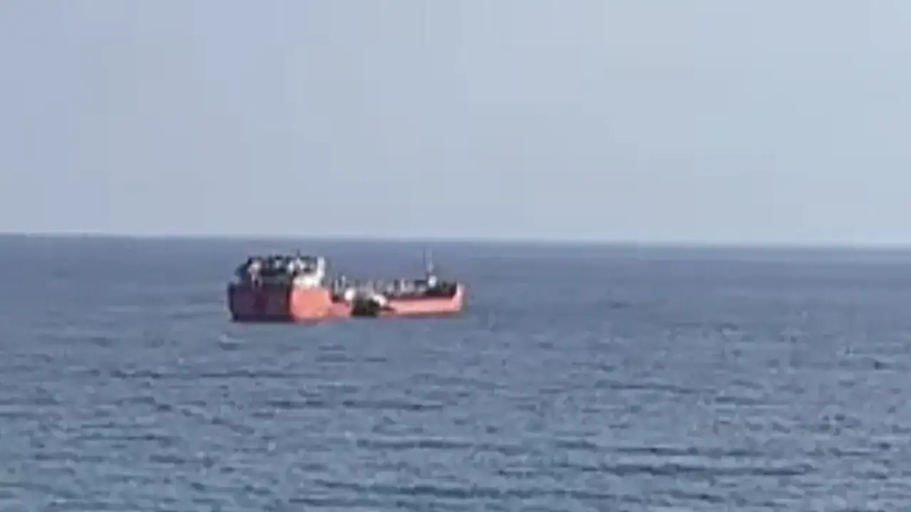 Uluslararası sularda saldırıya uğrayan MIDVOLGA-2 tankeri Sinop açıklarında tamirde