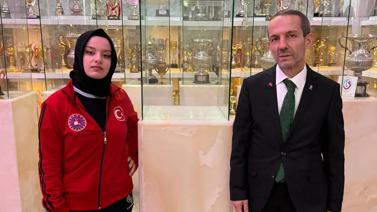 Federasyon Başkanından Trabzonspor müzesinde 2011 kupası göndermesi