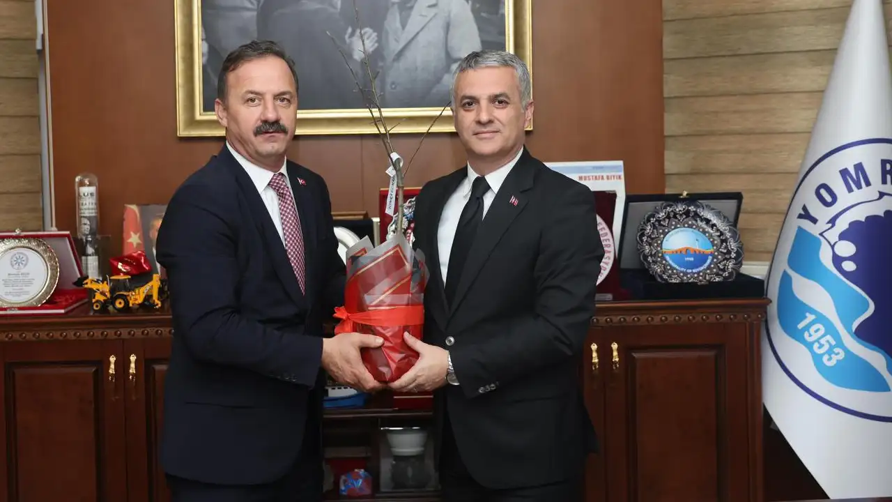 Yavuz Ağıralioğlu’ndan Yomra Belediyesi’ne nezaket ziyareti