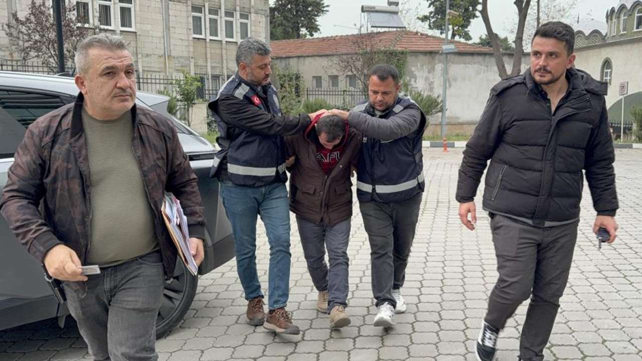 Üvey baba üvey oğlunu bıçaklayarak öldürdü