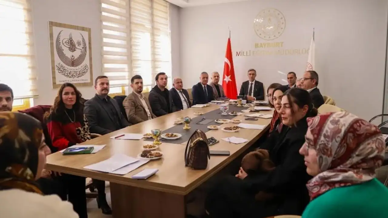 Bayburt’ta önemli toplantı: Birleştirilmiş sınıf öğretmenleriyle eğitim süreci değerlendirildi