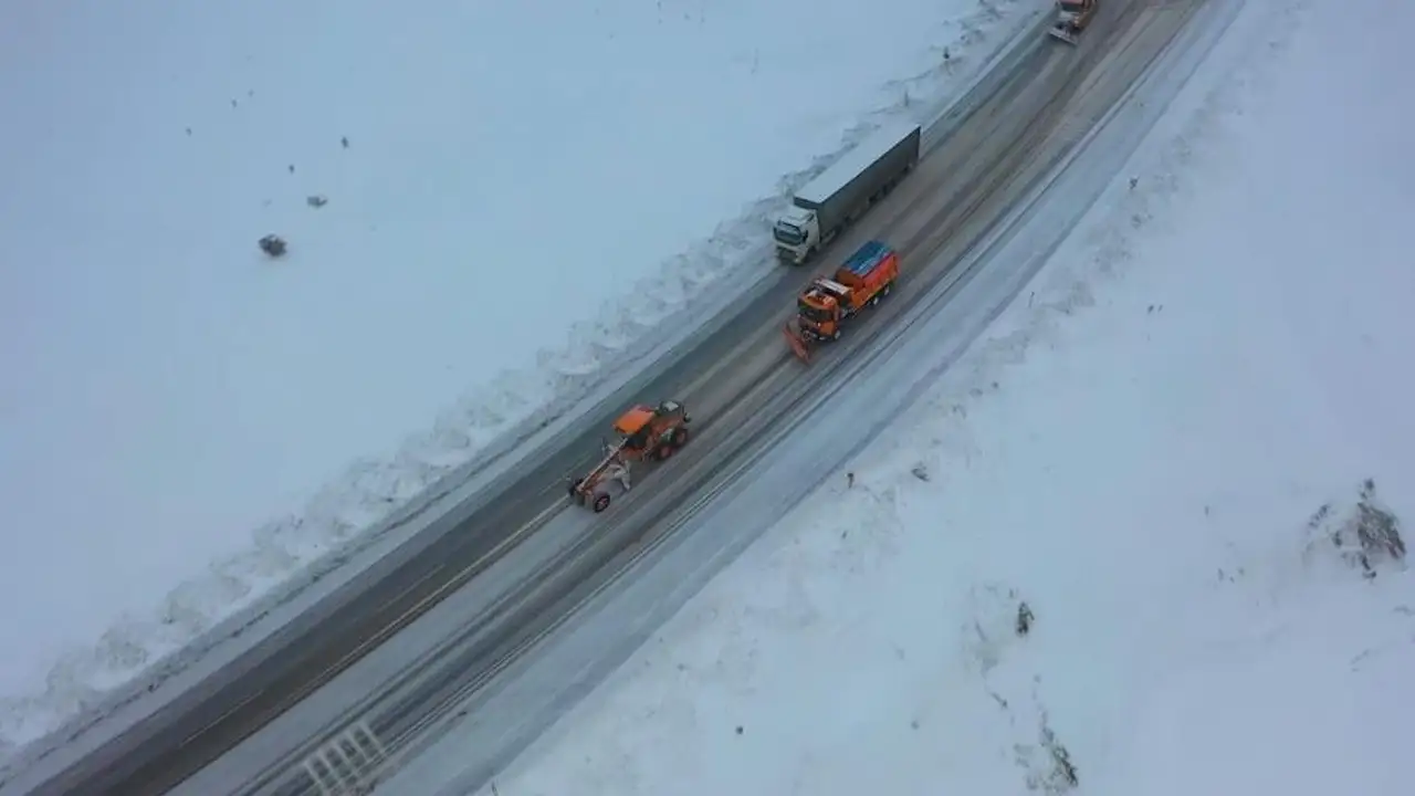 Kop Dağı’nda kar ve tipi etkili oldu: Ekipler teyakkuzda