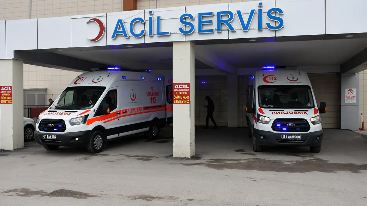Niğde’de ardı ardına kazalar: 3 ölü, 4 yaralı var