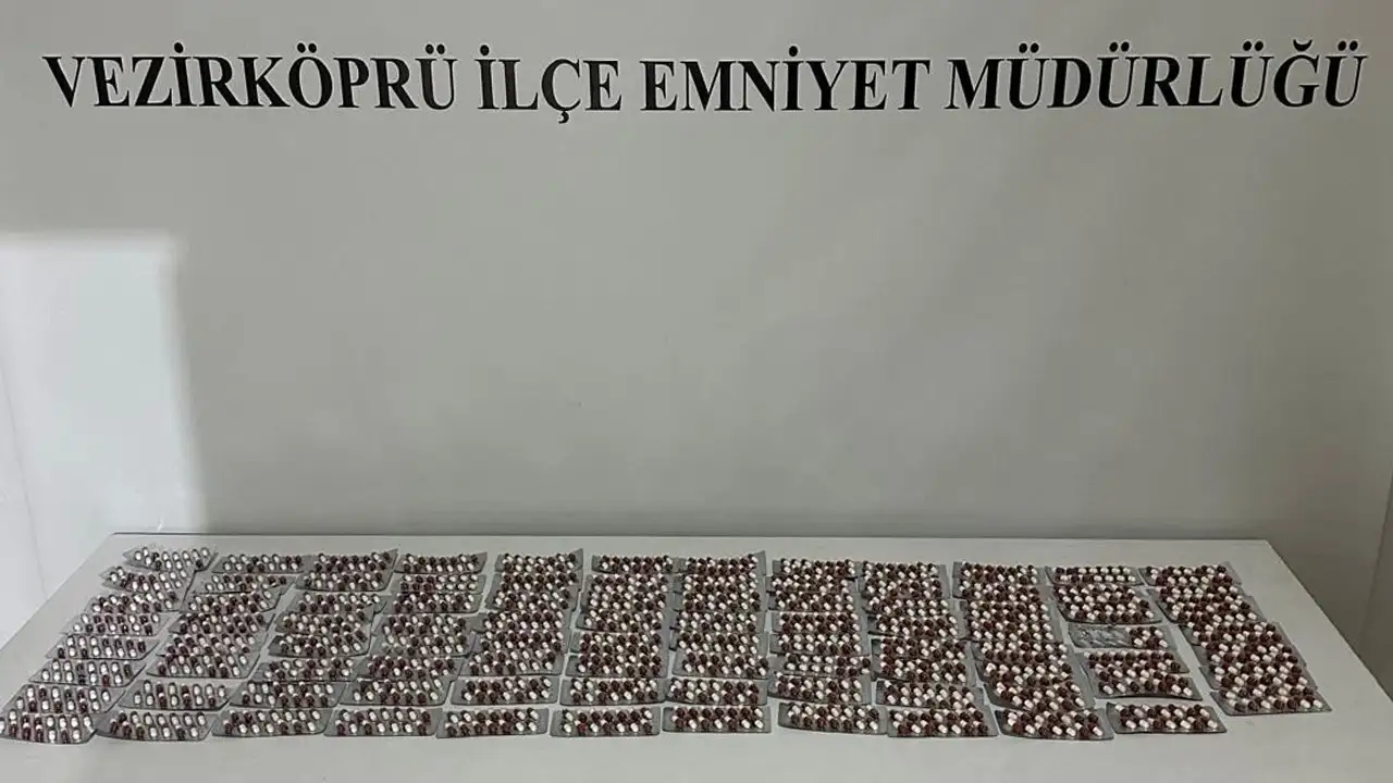 Samsun’da şüpheli araçtan 1308 uyuşturucu hap çıktı