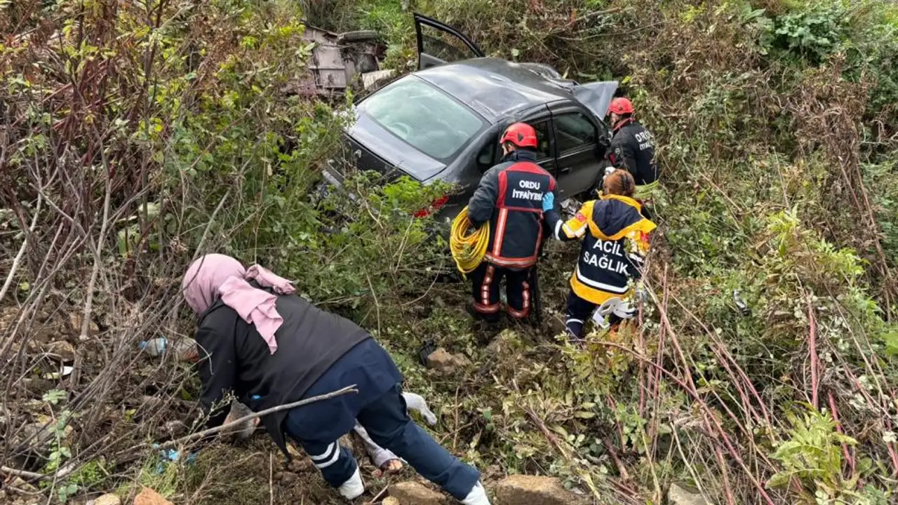 Ordu'da feci kaza: Dere yatağına uçan araçta çift öldü, 1 yaralı