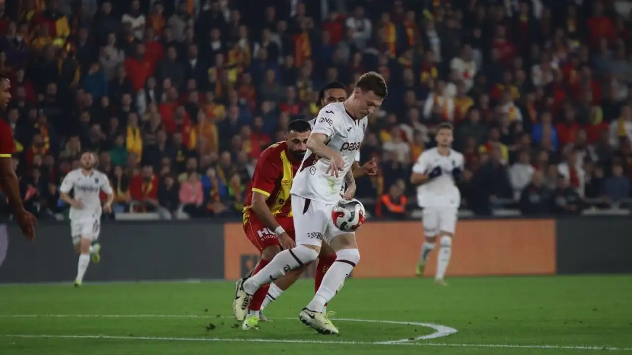 Maçın ardından bu sözlerle açıkladı: "O pozisyonda topun kalenin bir adım arkasına..."