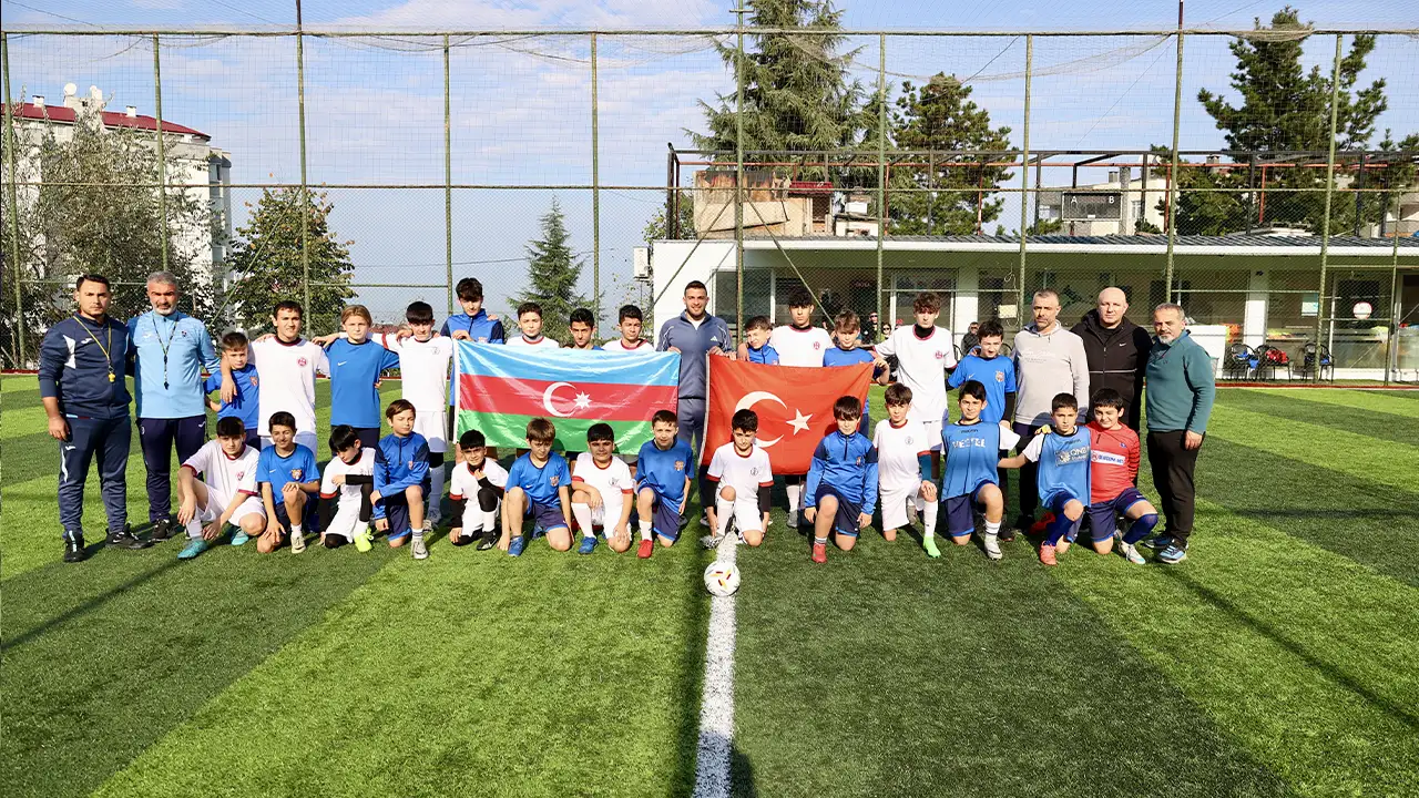 Bakü’de Trabzonspor sevdası: Minik futbolcuların tek tercihi 61 numara