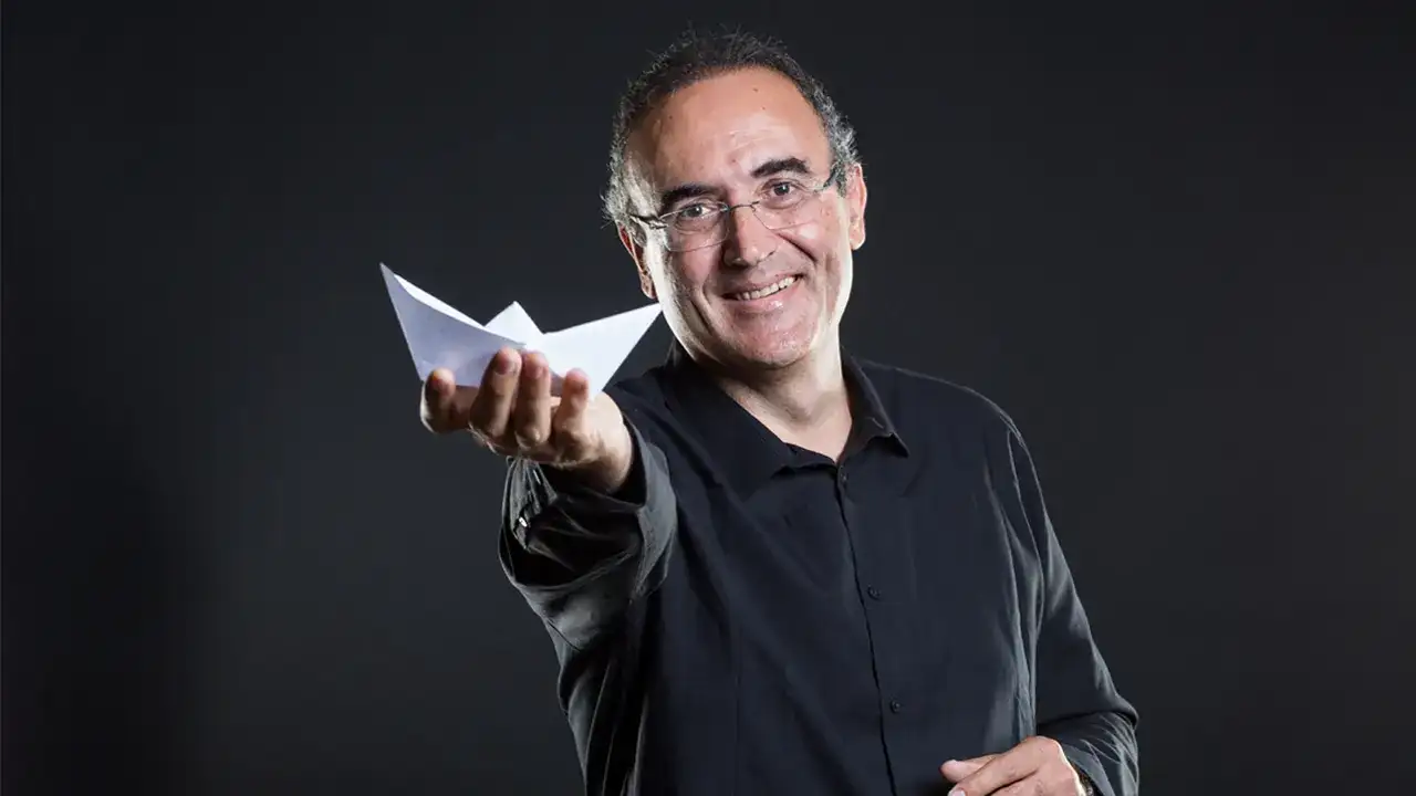 Sunay Akın “Memleket Kumaşı” ile Trabzon’da Sahne Alacak