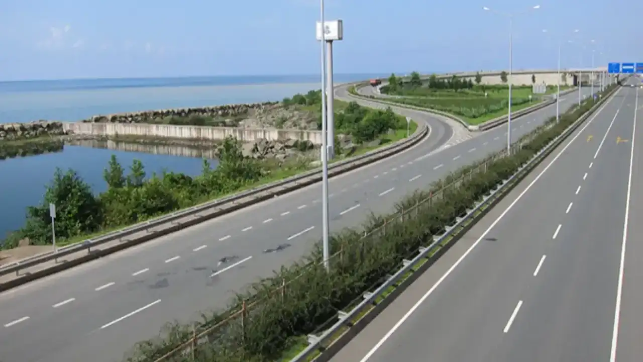 Trabzon-Rize yolunda çalışmalar nedeniyle ulaşım kontrollü sağlanıyor