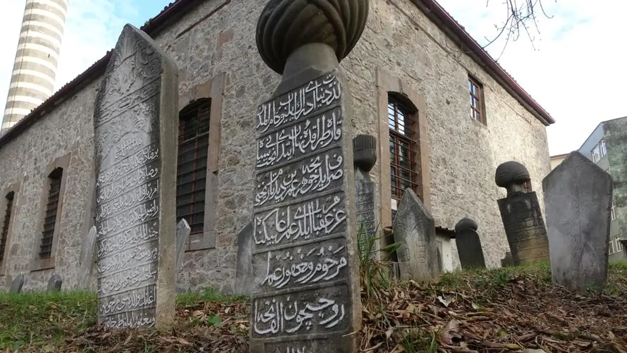 Trabzon’un tarihî mezar taşları artık tek karekodla açığa çıkıyor
