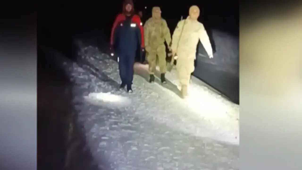 Gümüşhane'de kar ve tipi nedeniyle mahsur kalan 4 kişi kurtarıldı