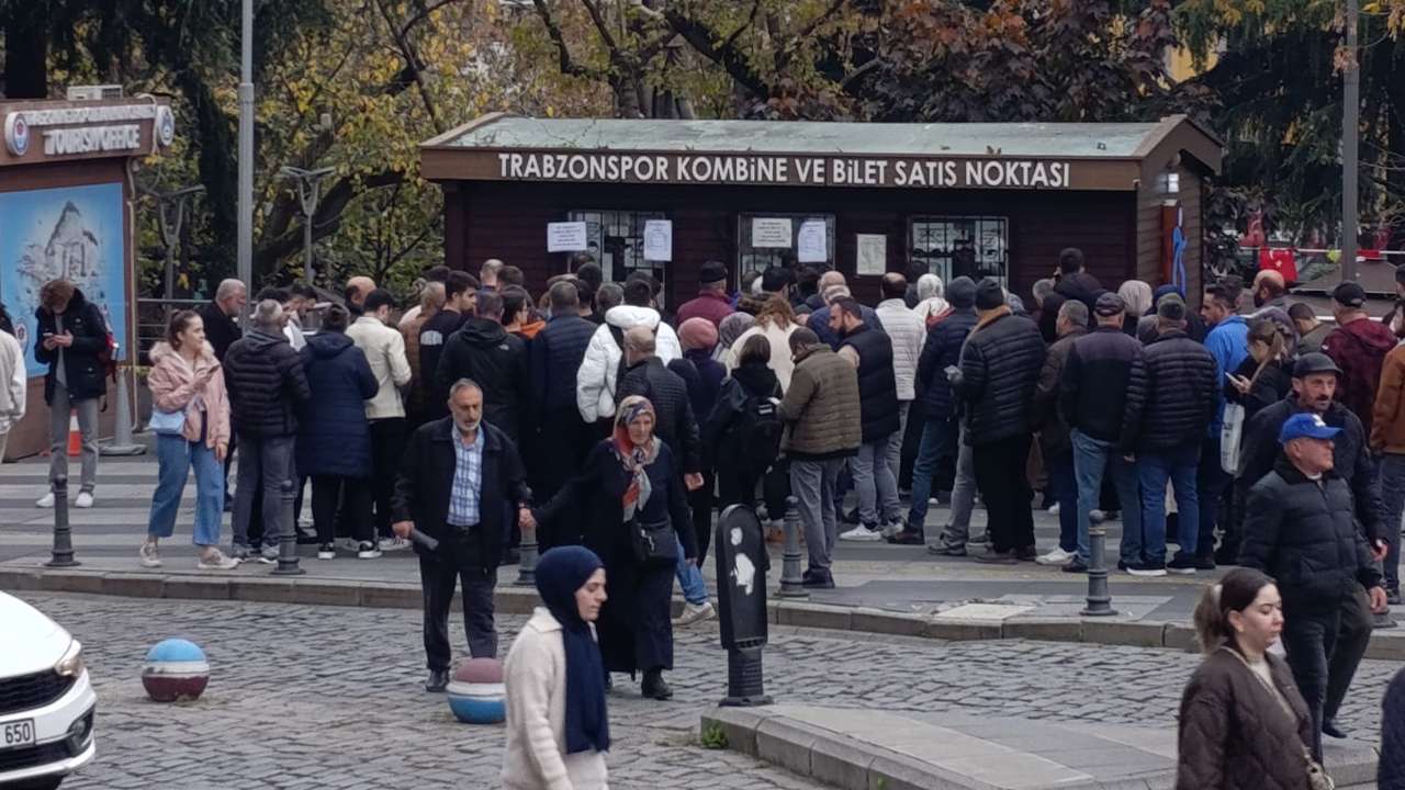 Trabzonspor - Beşiktaş maçı biletleri dakikalar içerisinde tükendi