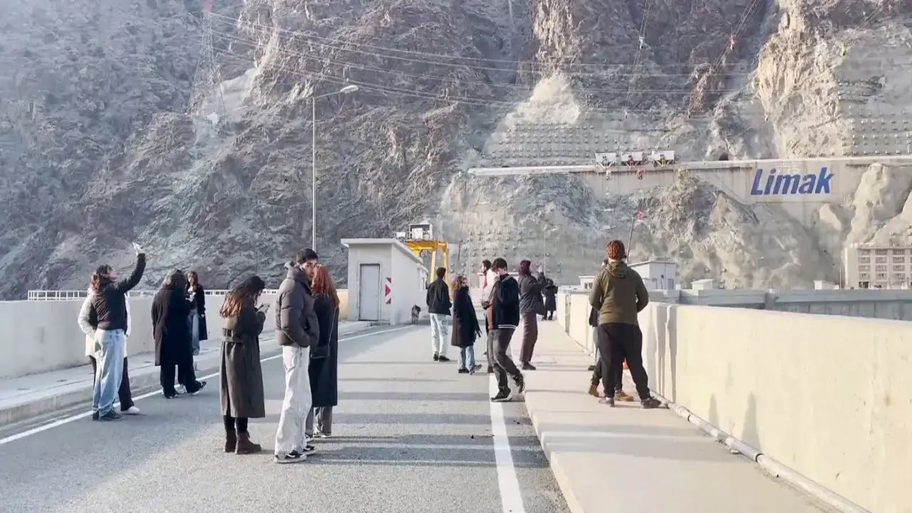 Yıldız Teknik Üniversitesi öğrencileri Yusufeli Barajı'nı ziyaret etti